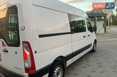 Вантажний фургон Renault Master 2017 в Рівному