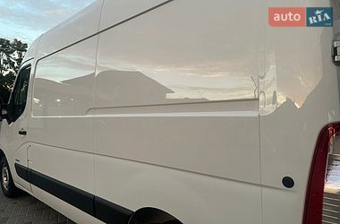 Вантажний фургон Renault Master 2017 в Рівному