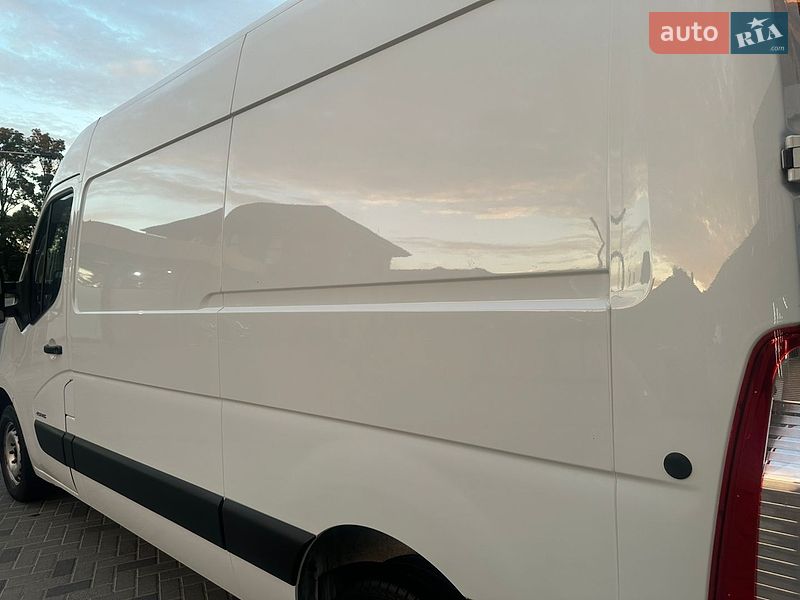 Вантажний фургон Renault Master 2017 в Рівному