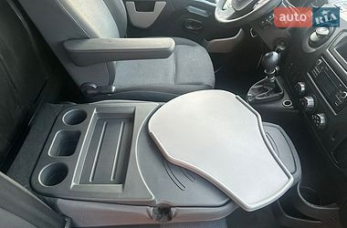 Вантажний фургон Renault Master 2017 в Рівному