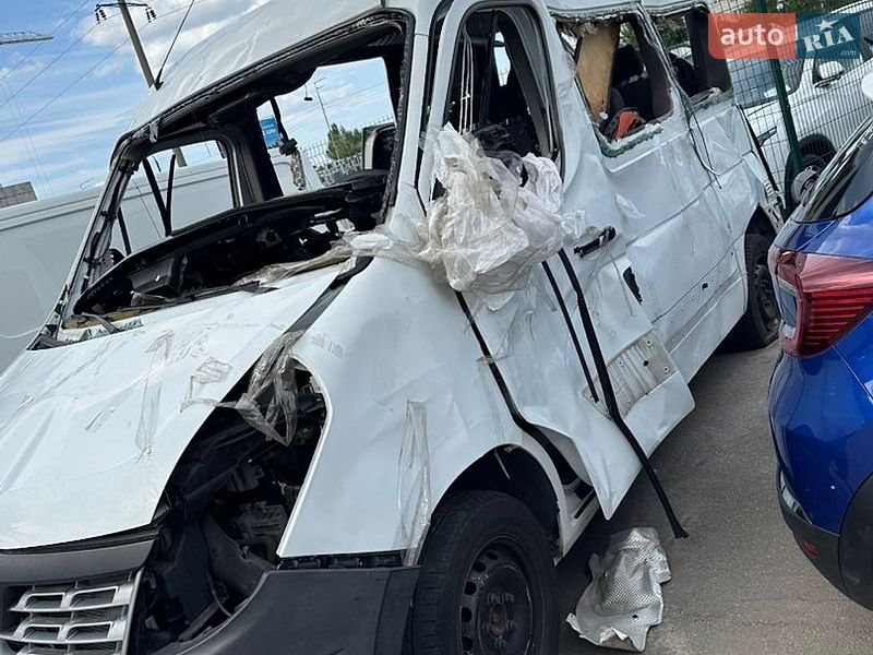 Вантажопасажирський фургон Renault Master 2017 в Києві