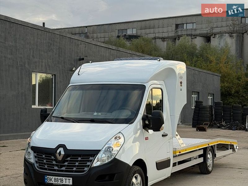 Евакуатор Renault Master 2017 в Рівному