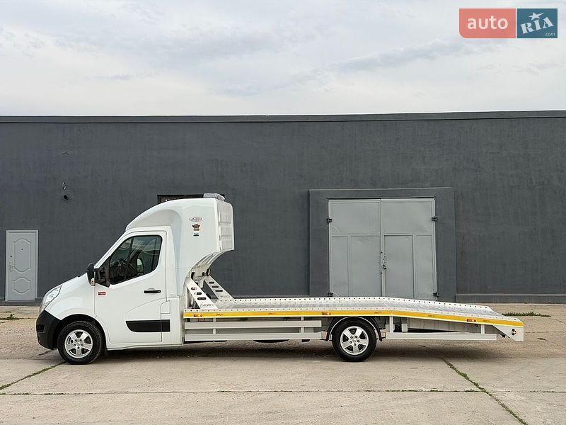 Евакуатор Renault Master 2017 в Рівному