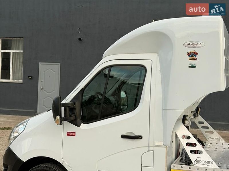 Евакуатор Renault Master 2017 в Рівному