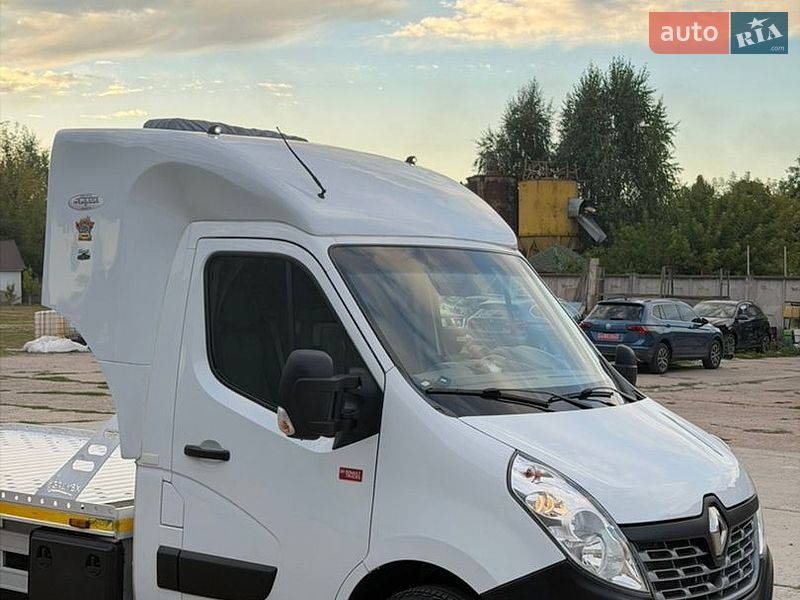 Евакуатор Renault Master 2017 в Рівному