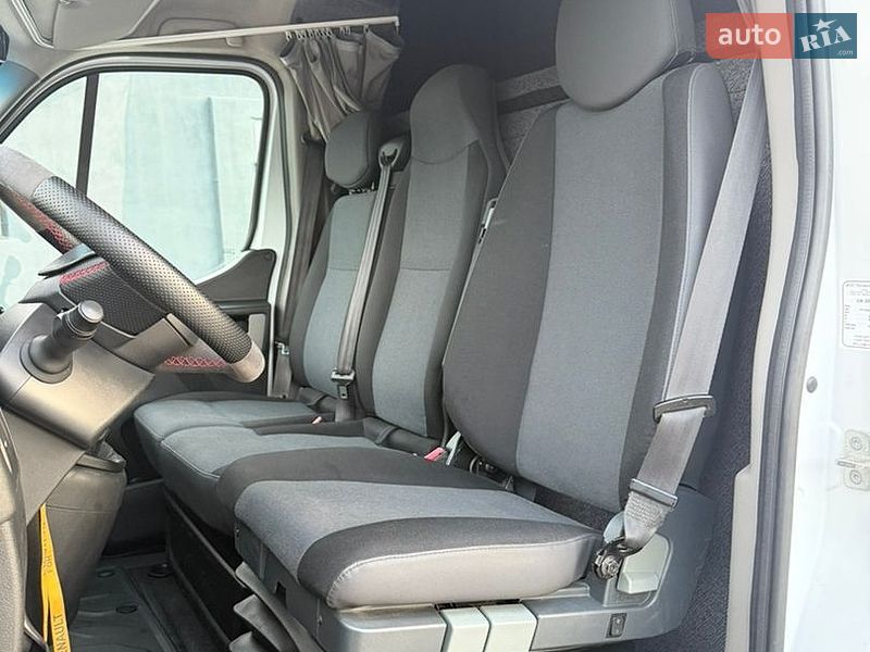 Евакуатор Renault Master 2017 в Рівному