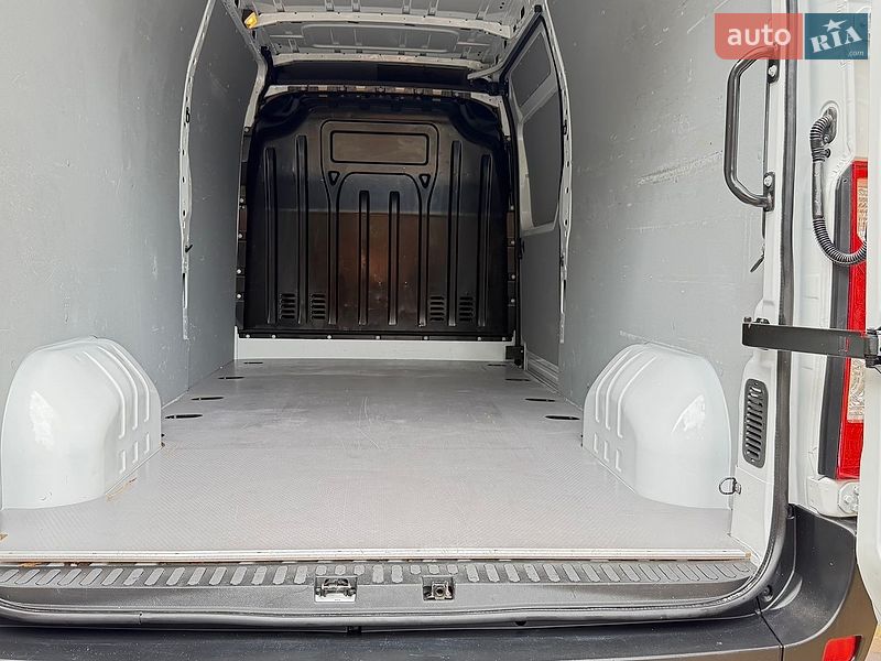 Грузовой фургон Renault Master 2022 в Киеве