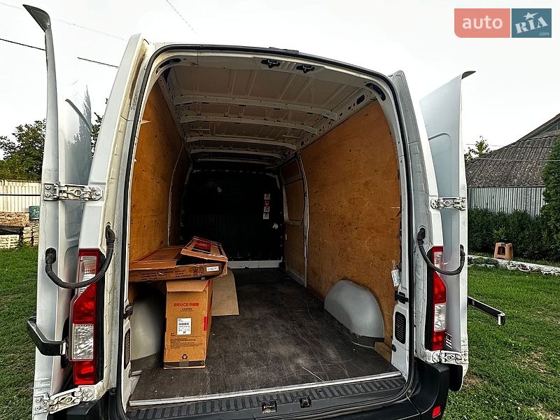 Вантажний фургон Renault Master 2016 в Могилів-Подільському