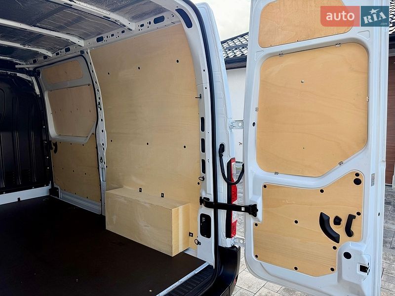 Грузовой фургон Renault Master 2021 в Дубно