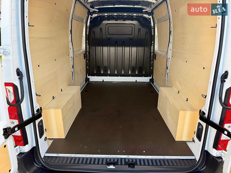 Грузовой фургон Renault Master 2021 в Дубно