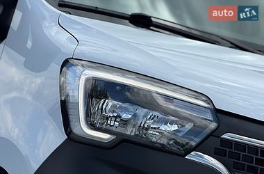 Другие грузовики Renault Master 2022 в Дубно