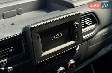 Другие грузовики Renault Master 2022 в Дубно