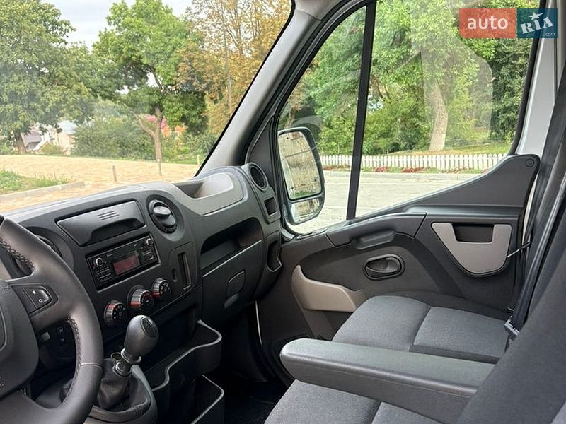 Грузовой фургон Renault Master 2015 в Тернополе