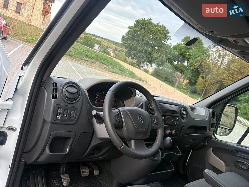 Грузовой фургон Renault Master 2015 в Тернополе