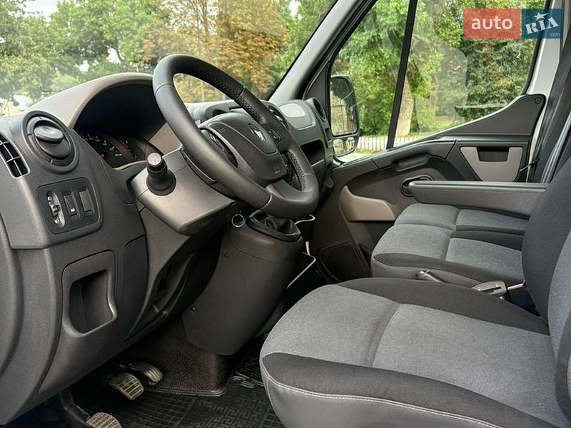 Грузовой фургон Renault Master 2015 в Тернополе