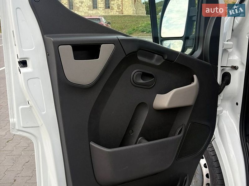 Грузовой фургон Renault Master 2015 в Тернополе