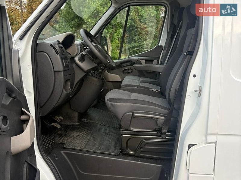 Грузовой фургон Renault Master 2015 в Тернополе