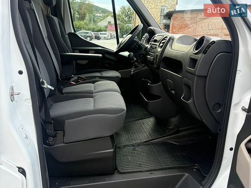 Грузовой фургон Renault Master 2015 в Тернополе