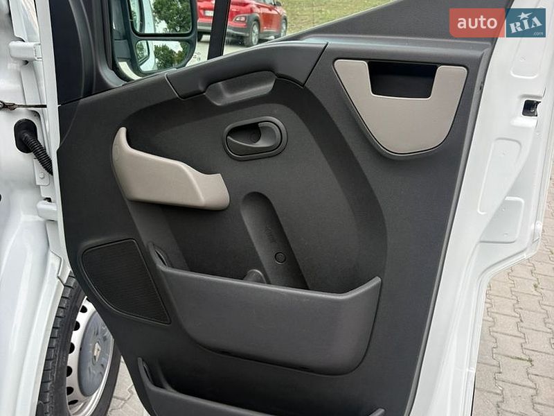 Грузовой фургон Renault Master 2015 в Тернополе