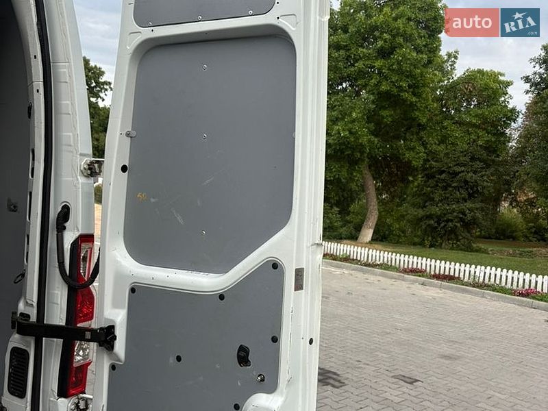 Грузовой фургон Renault Master 2015 в Тернополе