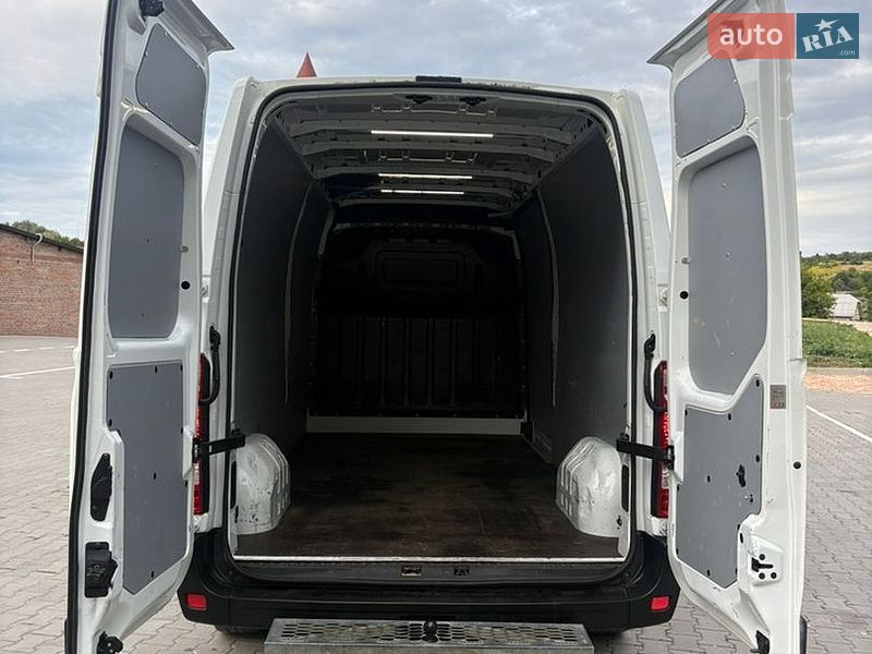 Грузовой фургон Renault Master 2015 в Тернополе
