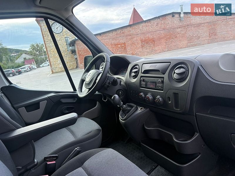 Грузовой фургон Renault Master 2015 в Тернополе