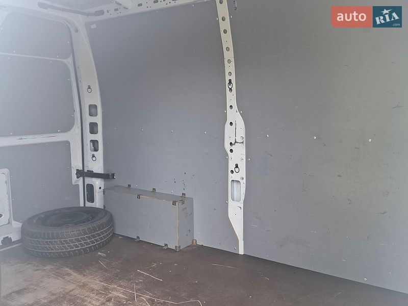 Грузовой фургон Renault Master 2015 в Житомире фото 11 Грузовой фургон Renault Master 2015 в Житомире
