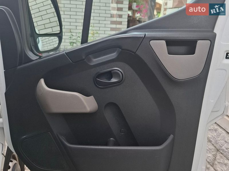 Грузовой фургон Renault Master 2015 в Житомире фото 17 Грузовой фургон Renault Master 2015 в Житомире