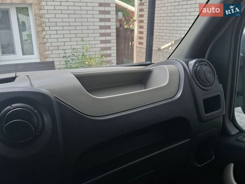 Грузовой фургон Renault Master 2015 в Житомире фото 23 Грузовой фургон Renault Master 2015 в Житомире