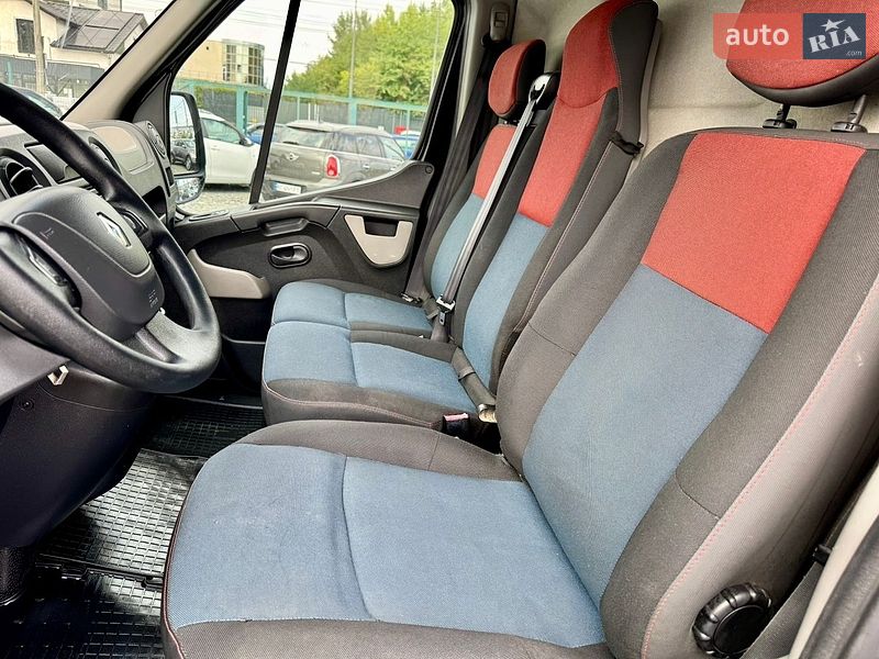 Грузовой фургон Renault Master 2016 в Черновцах
