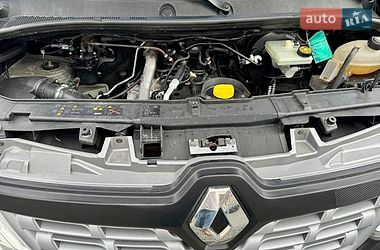 Грузовой фургон Renault Master 2016 в Черновцах