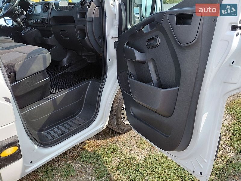 Вантажний фургон Renault Master 2018 в Івано-Франківську
