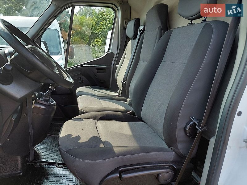 Вантажний фургон Renault Master 2018 в Івано-Франківську