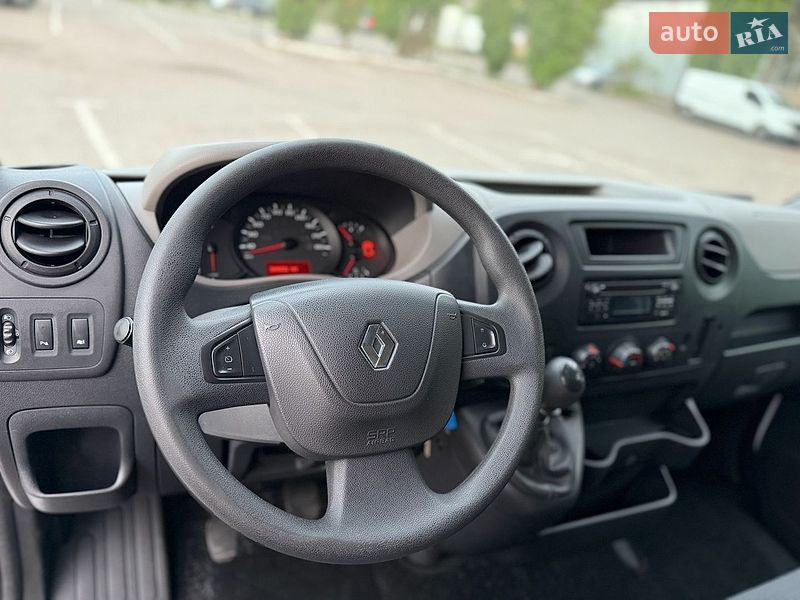 Вантажний фургон Renault Master 2017 в Дубні