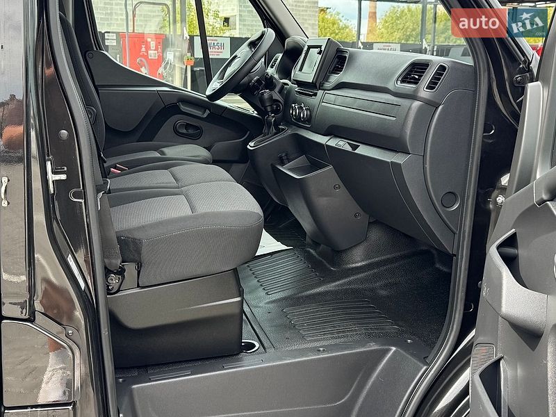 Вантажний фургон Renault Master 2023 в Дубні