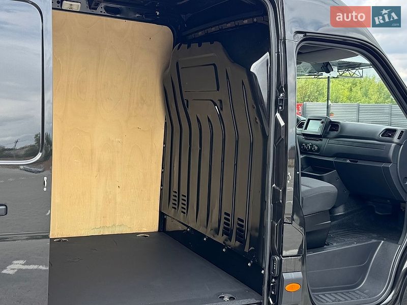 Вантажний фургон Renault Master 2023 в Дубні