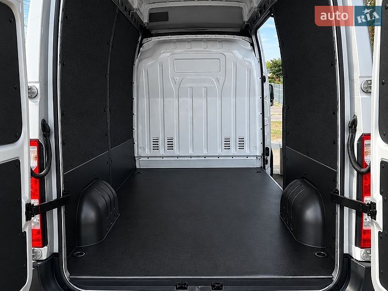 Вантажний фургон Renault Master 2015 в Харкові