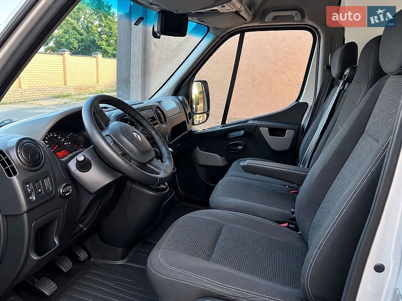 Вантажний фургон Renault Master 2015 в Харкові
