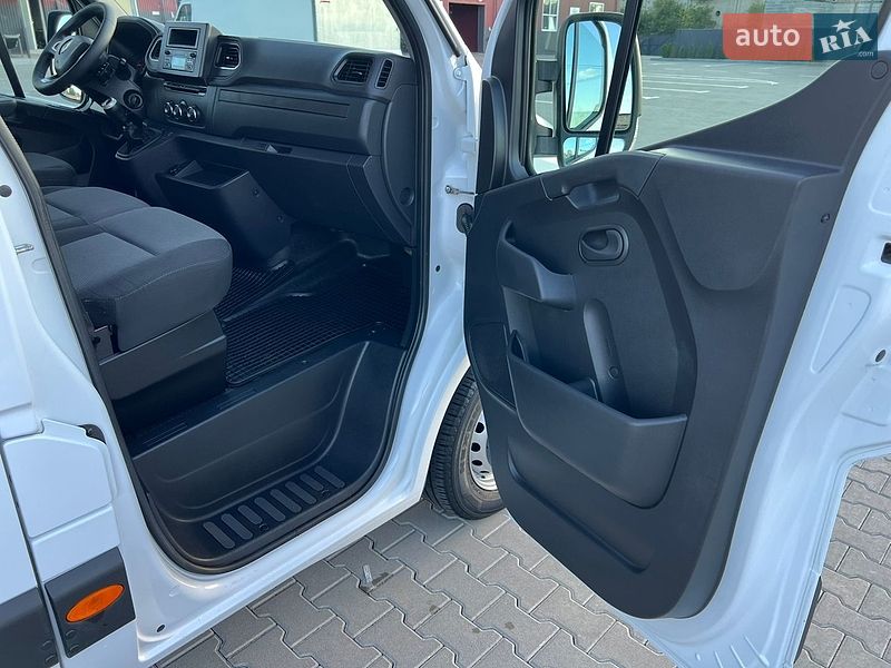 Вантажний фургон Renault Master 2021 в Дубні