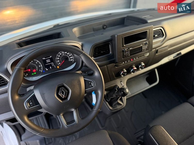 Вантажний фургон Renault Master 2024 в Дубні