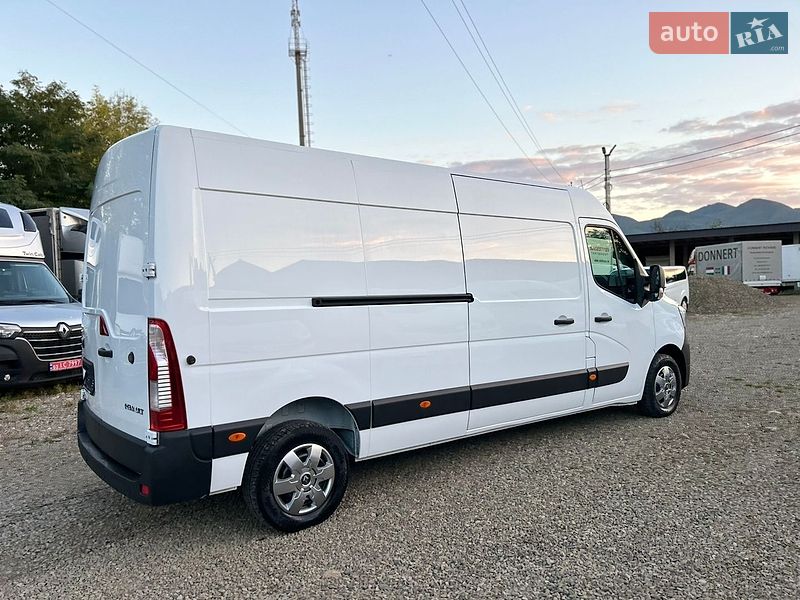 Грузовой фургон Renault Master 2022 в Хусте