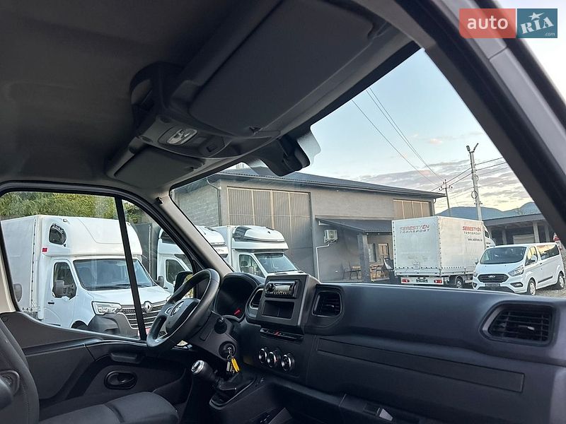 Грузовой фургон Renault Master 2022 в Хусте