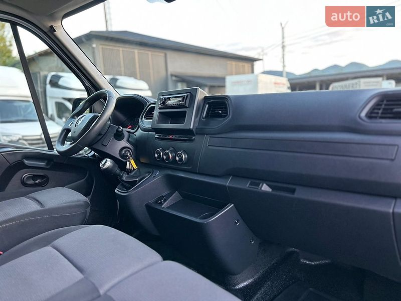 Грузовой фургон Renault Master 2022 в Хусте
