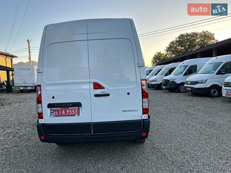Вантажний фургон Renault Master 2022 в Хусті