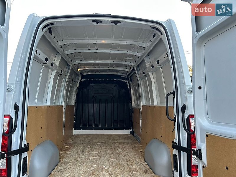 Вантажний фургон Renault Master 2022 в Хусті