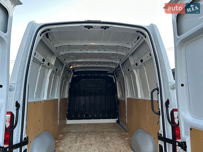 Вантажний фургон Renault Master 2022 в Хусті