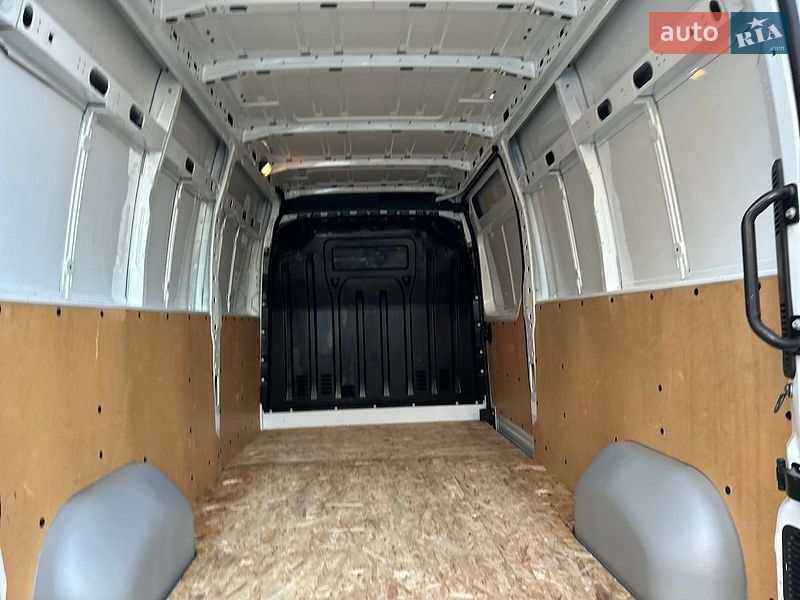 Вантажний фургон Renault Master 2022 в Хусті