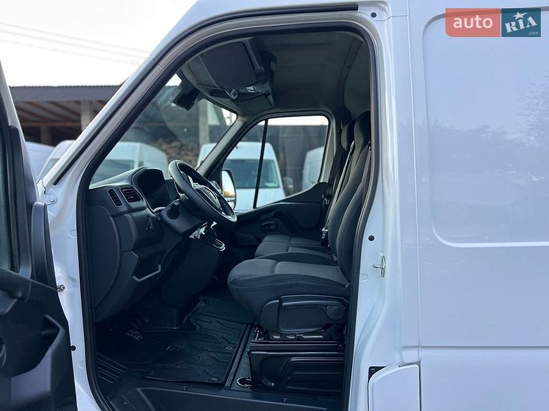 Вантажний фургон Renault Master 2022 в Хусті