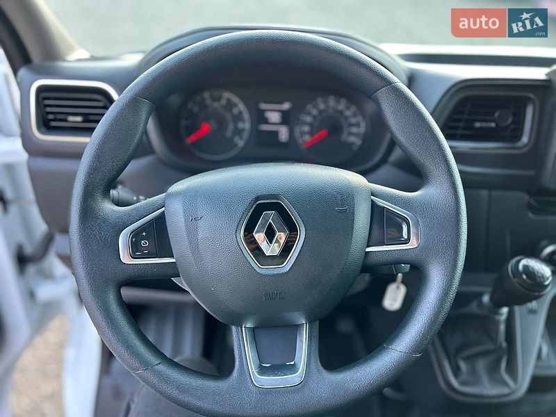 Вантажний фургон Renault Master 2022 в Хусті