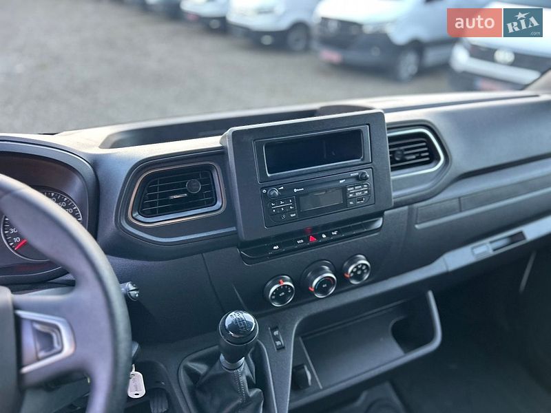 Вантажний фургон Renault Master 2022 в Хусті